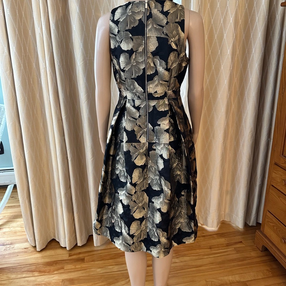 Elegant Black and Gold Floral Dress - Picture 4 of 11
